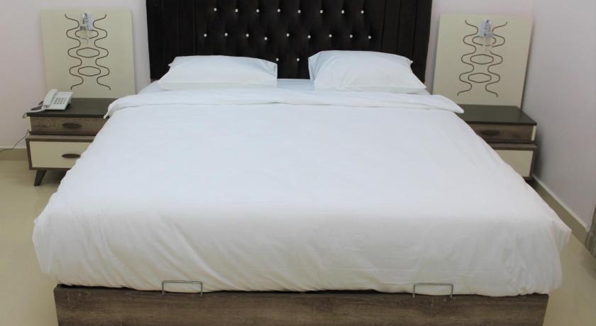 Manarat Manah Hotel Apartments photo