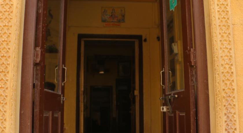 Ratan Hostel - image 14