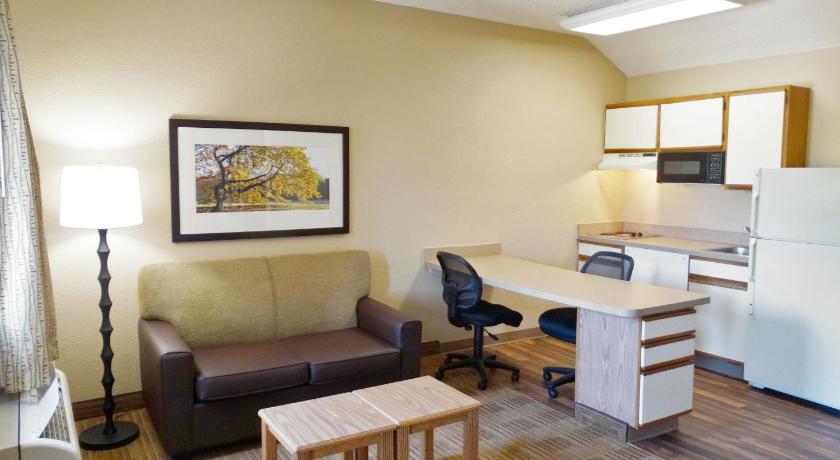 Image of Deluxe Studio with Two Double Beds - Non-Smoking 8