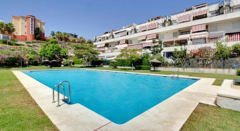Del Parque Flats - Golf &amp; Beach — Hotel in Rincón De La Victoria
