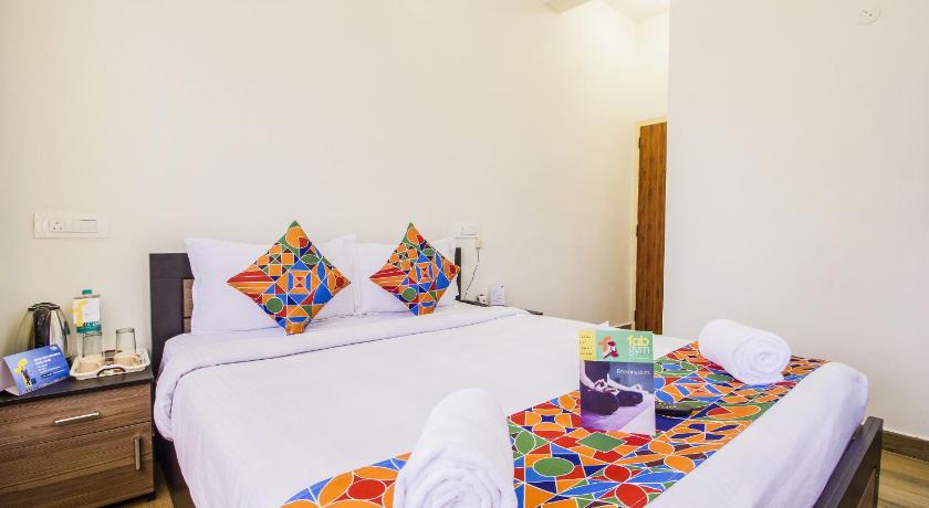 FabExpress Grand Castle Hill Resorts