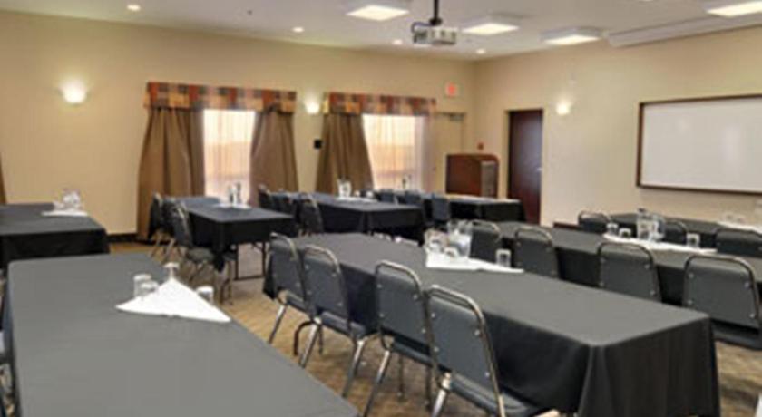 Ramada by Wyndham Weyburn