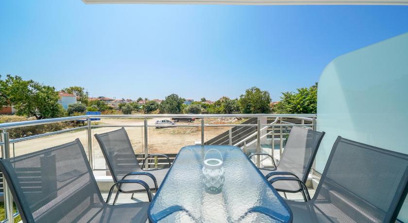 Eridon Suites photo
