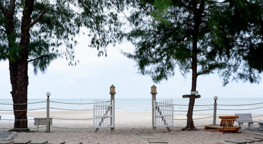 Baan Kratom Tong by the sea photo