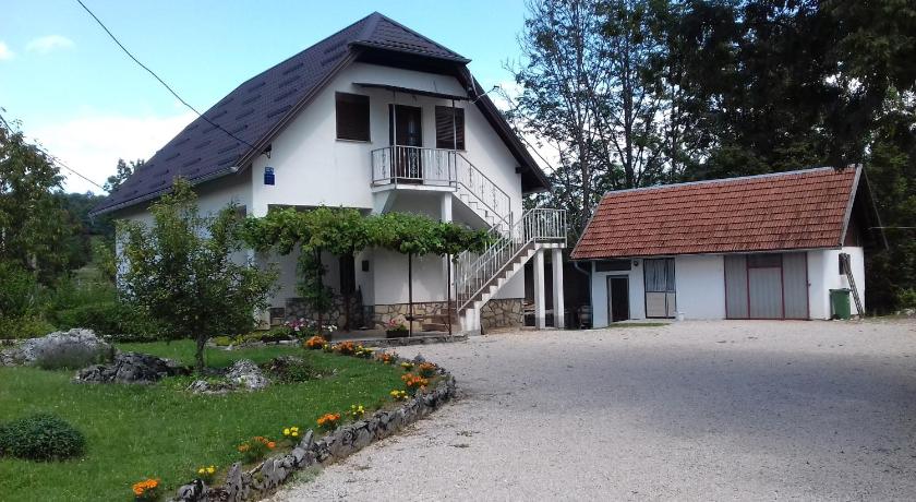 House Luketic — Hotel in Rastovača