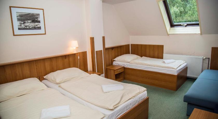 Image of Triple Room 1