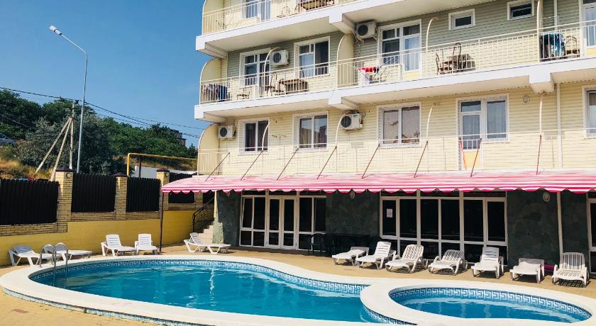 Retro Hotel — Hotel in Vityazevo