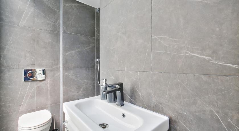 69 - Authentic Parisian Home photo