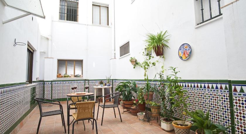 Heart of Triana Apartment - image 9