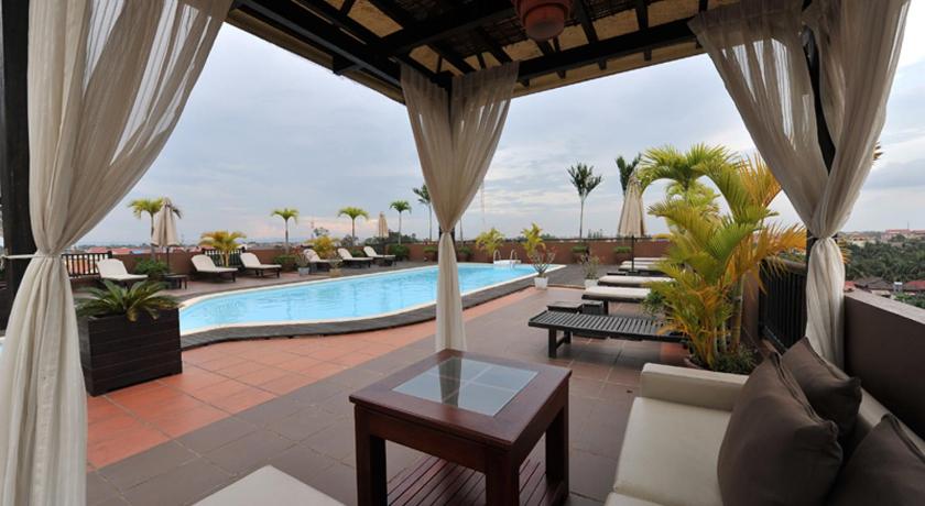 City River Hotel - image 10