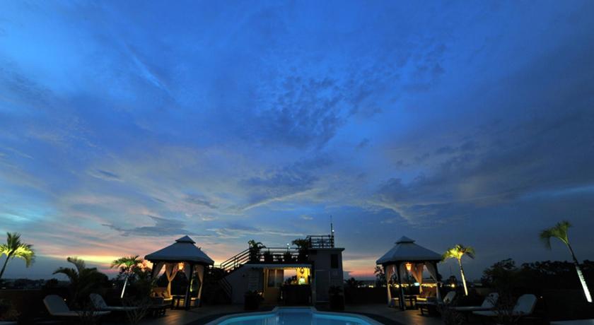 City River Hotel - image 12