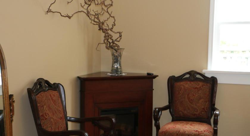 Nimpkish Hotel photo