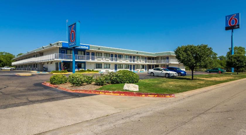 Motel 6-Bellmead, TX - Waco