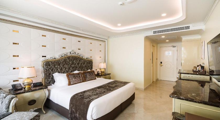 รูปของดีลักซ์ เตียงใหญ่ วิวทะเล (Deluxe Sea View Double Room) 5