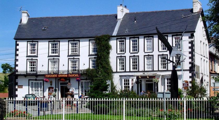 Neuadd Arms Hotel