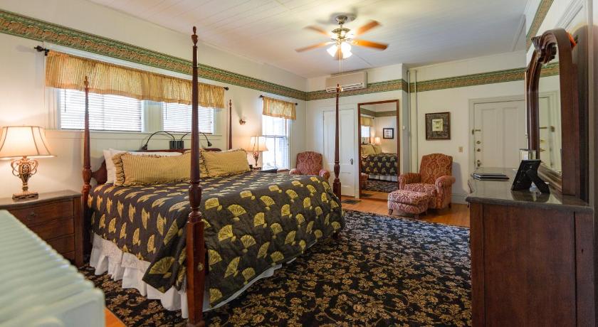 The Elmhurst Inn photo