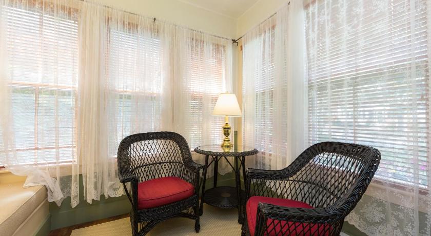 The Elmhurst Inn photo