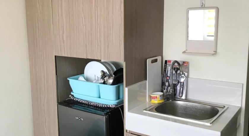Shanilyn Residency Urban Deca Towers EDSA mandaluyong UNLIMITED INTERNET AND NETFLIX photo