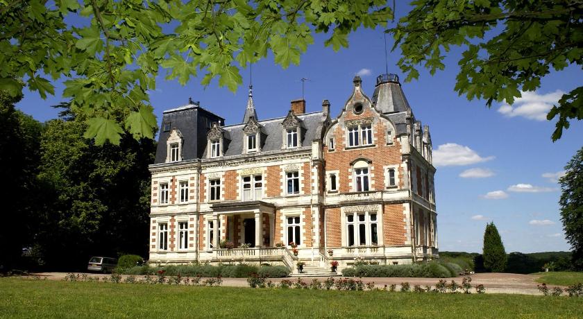 Chateau De L'aubriere - Les Collectionneurs