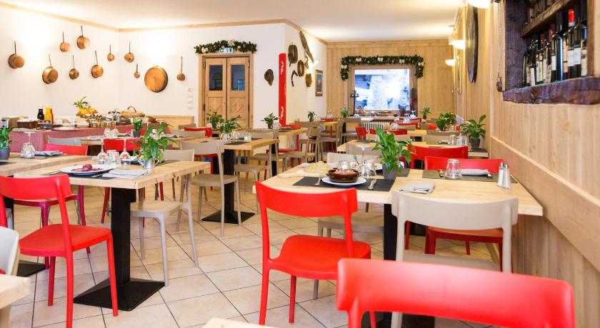 Hotel Restaurant La Barme photo