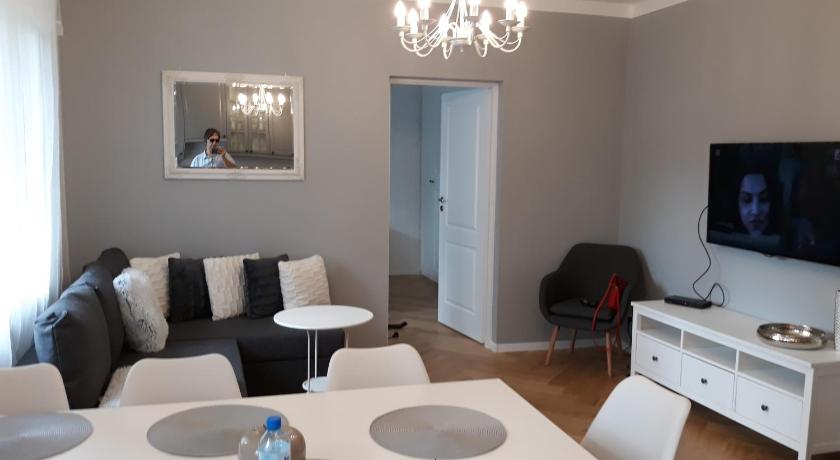 2 Bedroom City Center Apartment photo