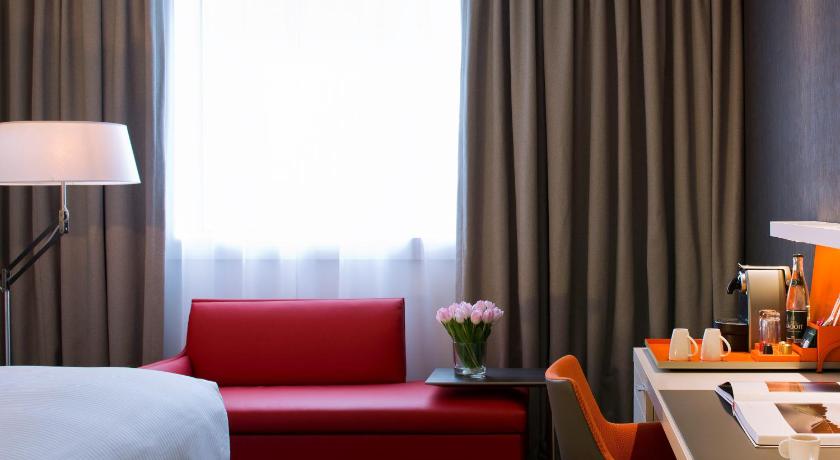 Image of Deluxe Room 1 King Bed 9