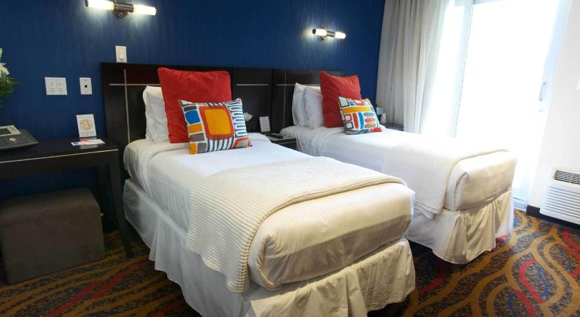 Image of Premium Twin Room with Balcony 1