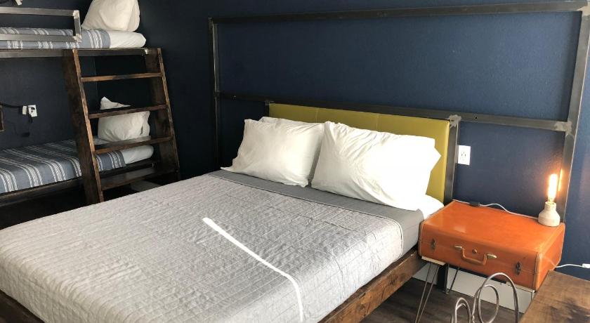 Deep Ellum Hostel