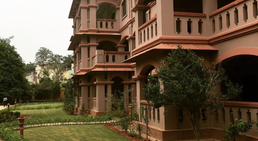 MVT Guesthouse & Restaurant – Vrindavan, NC