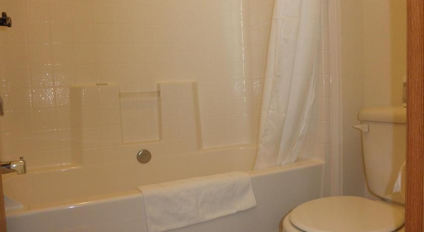 Bear's Den Lodge photo