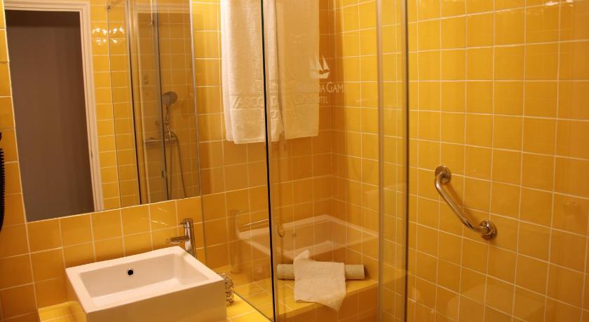Image of Double Room with Land View and Balcony 12