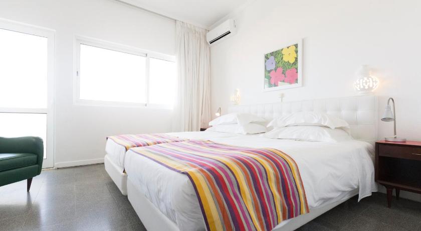 Image of Double Room with Land View and Balcony 3