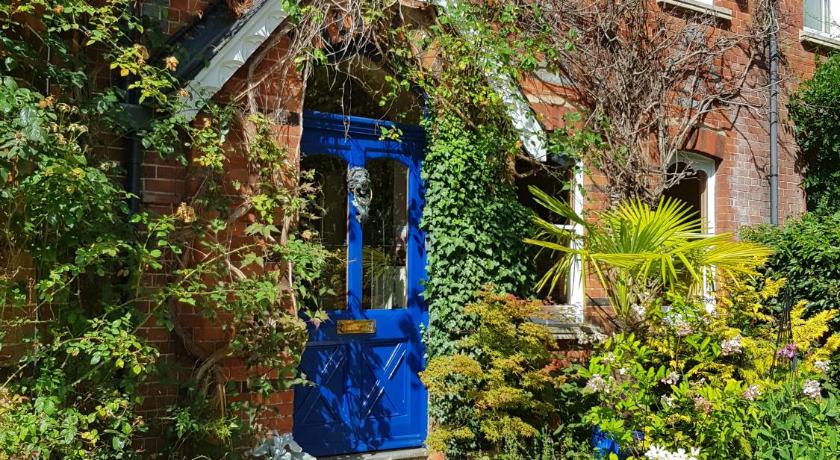 Alma House Bed and Breakfast — Hotel in Newbury