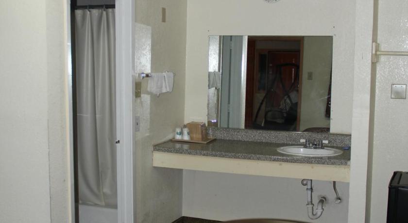 Choice Inn San Antonio - image 10