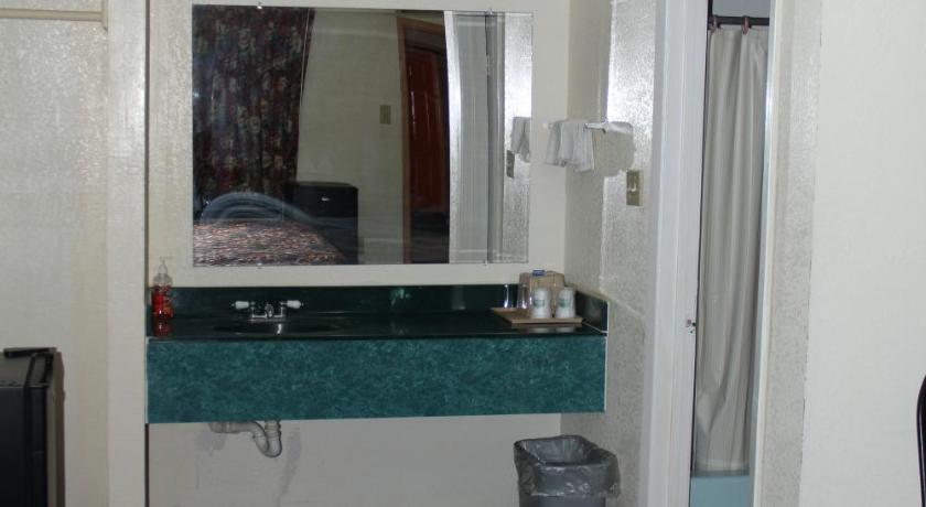 Choice Inn San Antonio - image 13