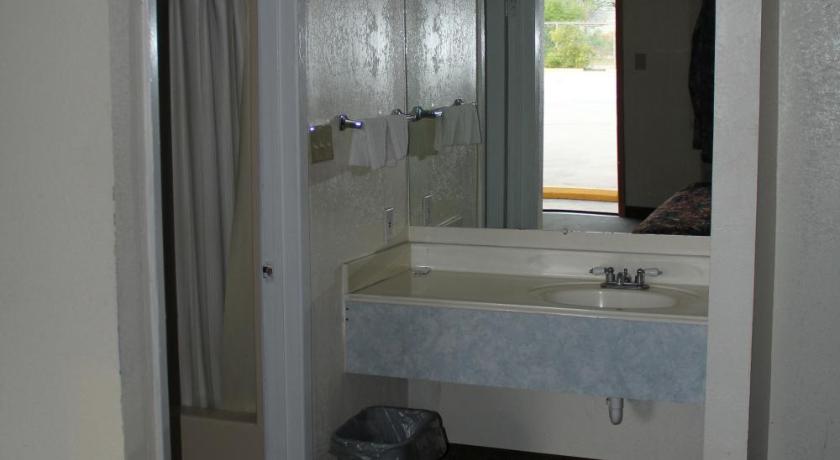 Choice Inn San Antonio - image 8