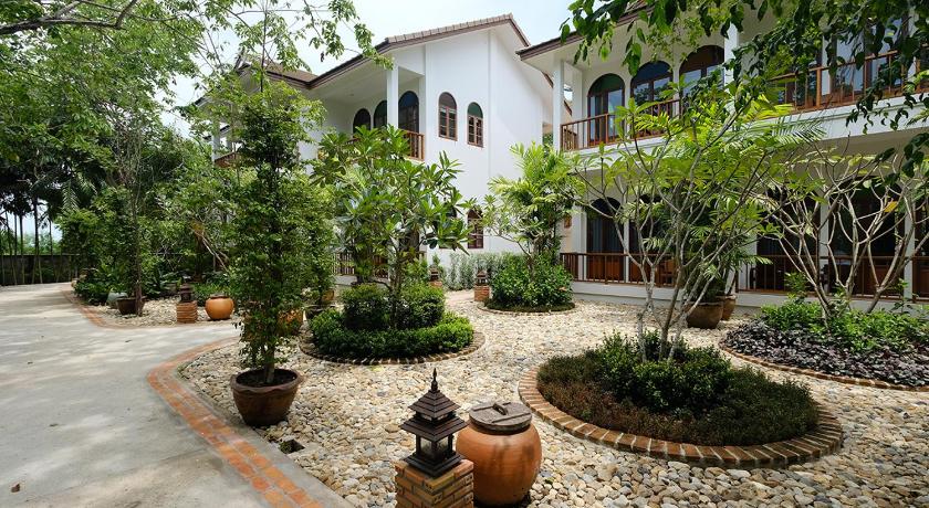 Image of Garden Deluxe 11