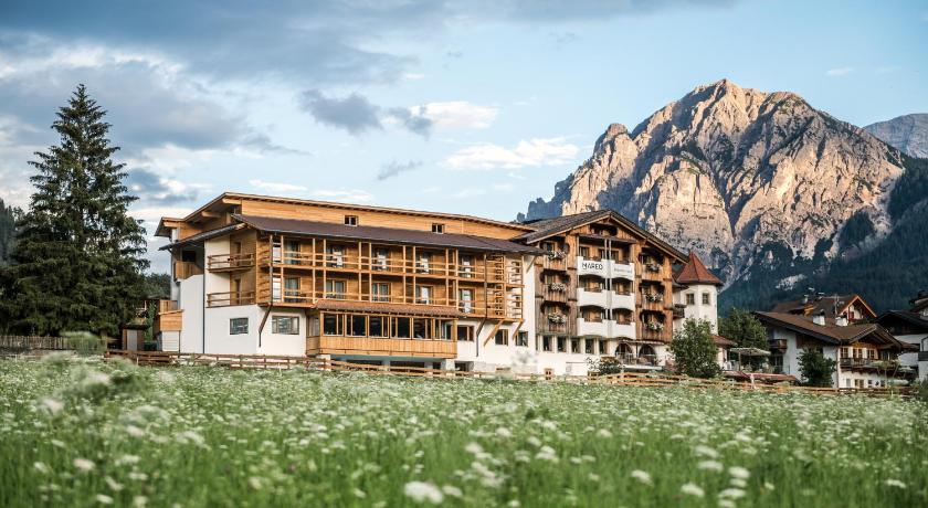 Dependance Hotel Mareo Dolomites — Hotel in Marebbe