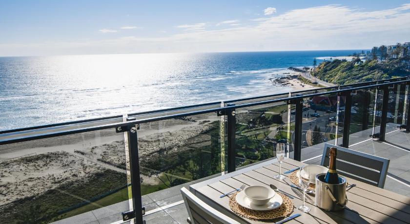 Image of 2 Bedroom Oceanfront High Apartment 1
