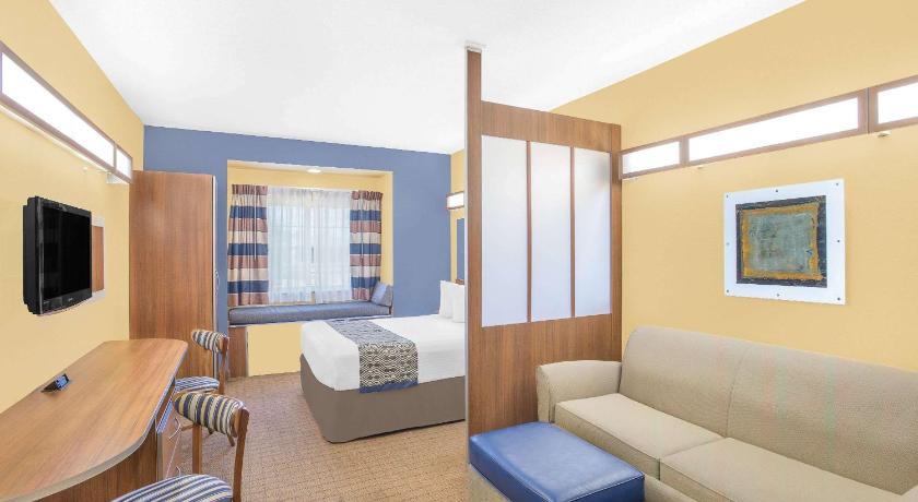 Microtel Inn & Suites by Wyndham Chili/Rochester Airport