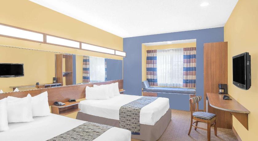 Microtel Inn & Suites by Wyndham Chili/Rochester Airport