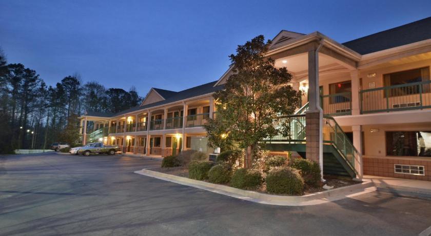 Days Inn & Suites by Wyndham Peachtree City