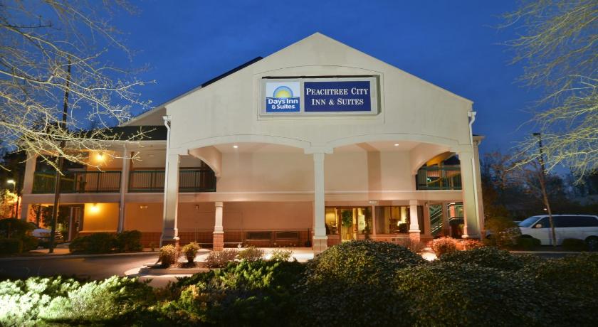 Days Inn & Suites by Wyndham Peachtree City