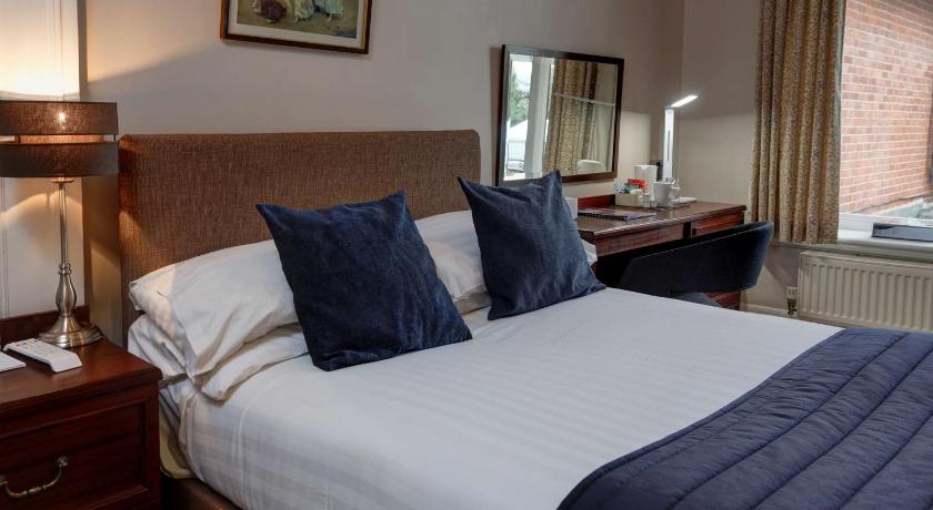 Best Western Plus Oaklands Hotel