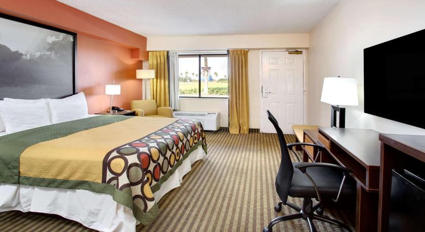 Super 8 By Wyndham Orlando International Drive