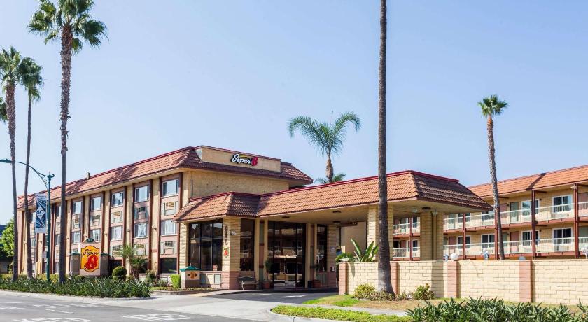 Super 8 By Wyndham Anaheim - Disneyland Drive