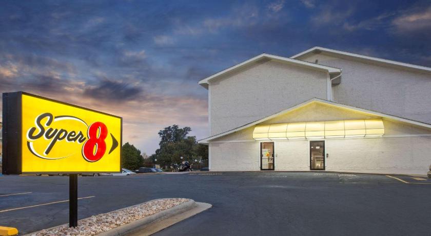 Super 8 By Wyndham Columbus Airport