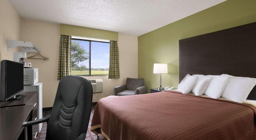 Super 8 By Wyndham Saginaw