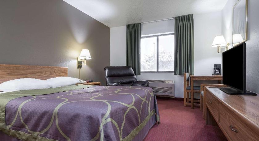 Super 8 By Wyndham Fond Du Lac