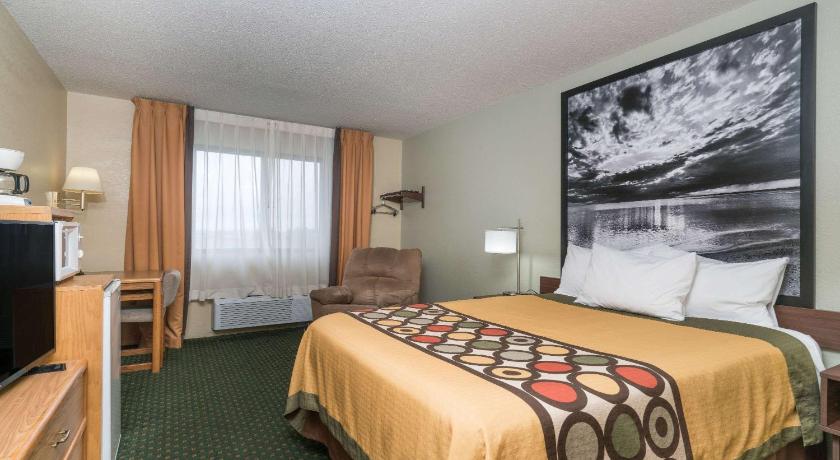 Super 8 By Wyndham Alexandria Mn